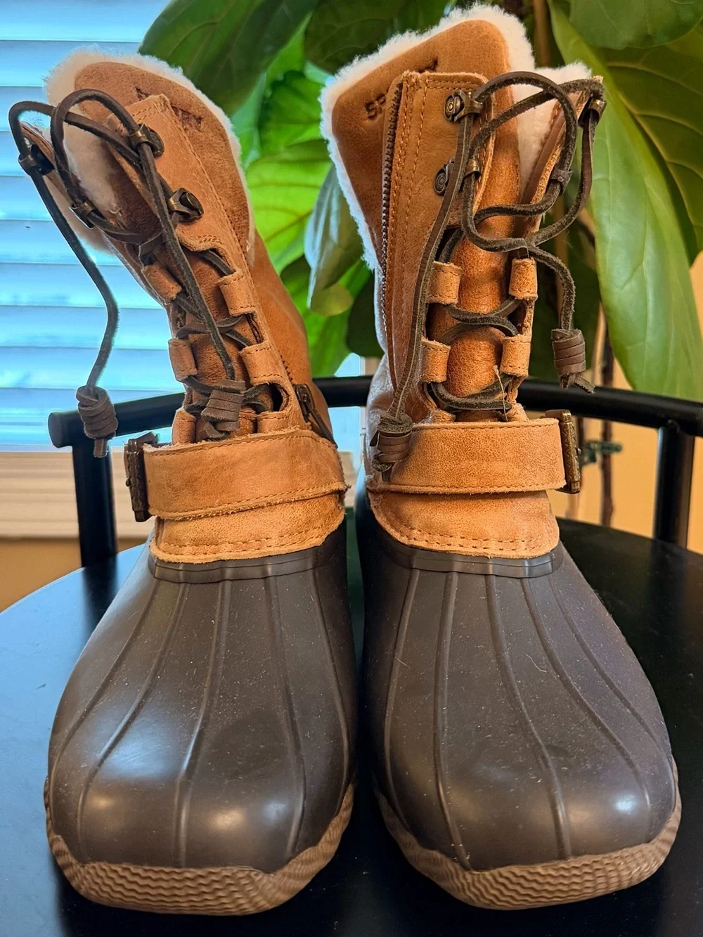 Sperry Saltwater Misty Duck Boot Thinsulate Real FUR Lined Leather Women’s 9